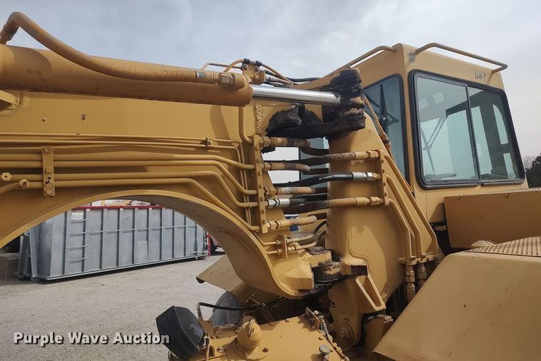 image for item DO3854 1997 Caterpillar 613C  elevating scraper