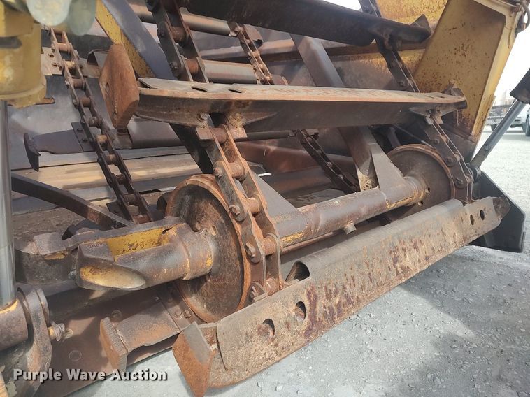 image for item DO3854 1997 Caterpillar 613C  elevating scraper