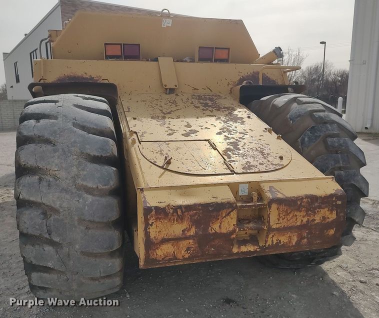 image for item DO3854 1997 Caterpillar 613C  elevating scraper