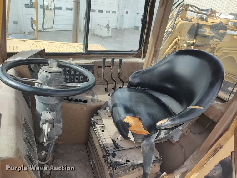 image for item DO3854 1997 Caterpillar 613C  elevating scraper