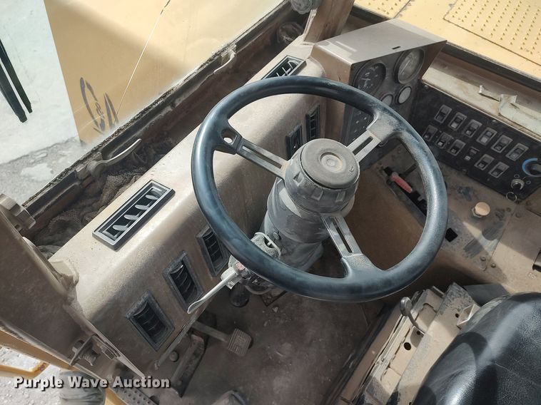 image for item DO3854 1997 Caterpillar 613C  elevating scraper