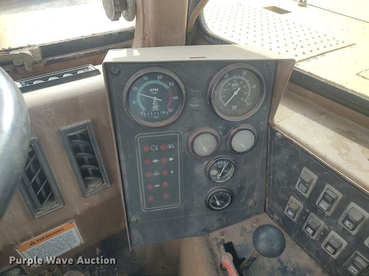 image for item DO3854 1997 Caterpillar 613C  elevating scraper