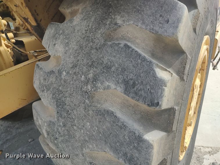 image for item DO3854 1997 Caterpillar 613C  elevating scraper