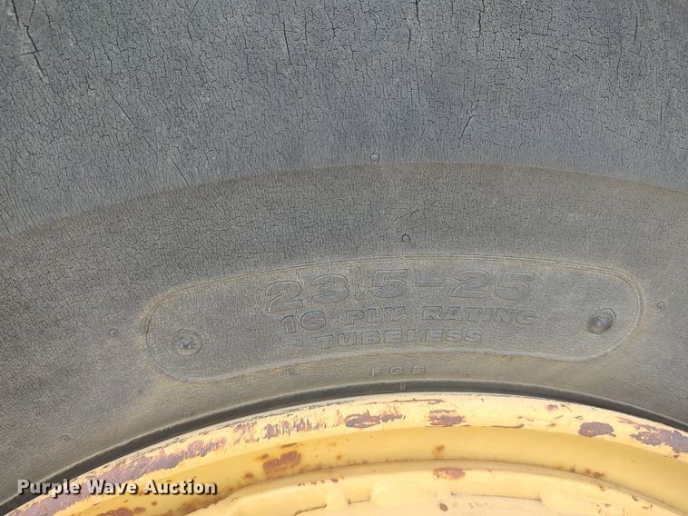 image for item DO3854 1997 Caterpillar 613C  elevating scraper