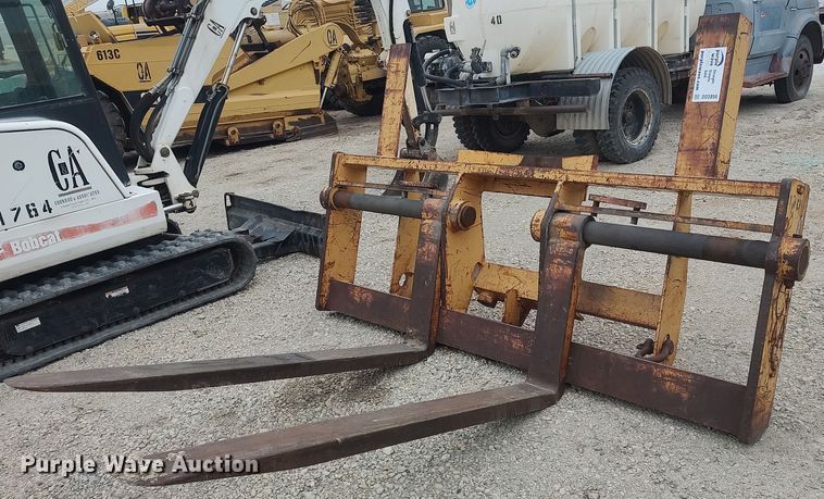 image for item DO3856 Case 721BXT  6'L forks