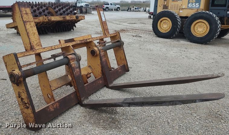 image for item DO3856 Case 721BXT  6'L forks