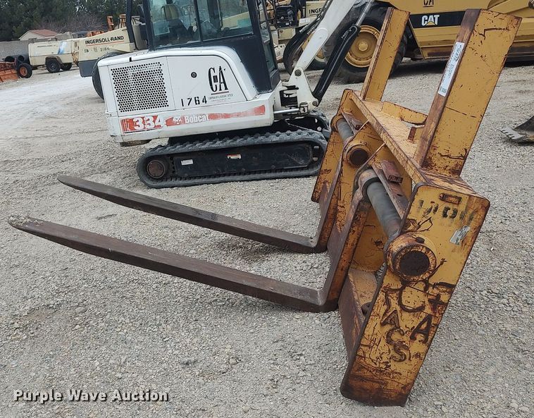 image for item DO3856 Case 721BXT  6'L forks