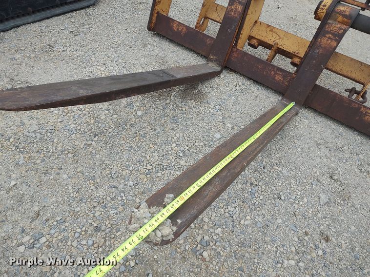 image for item DO3856 Case 721BXT  6'L forks