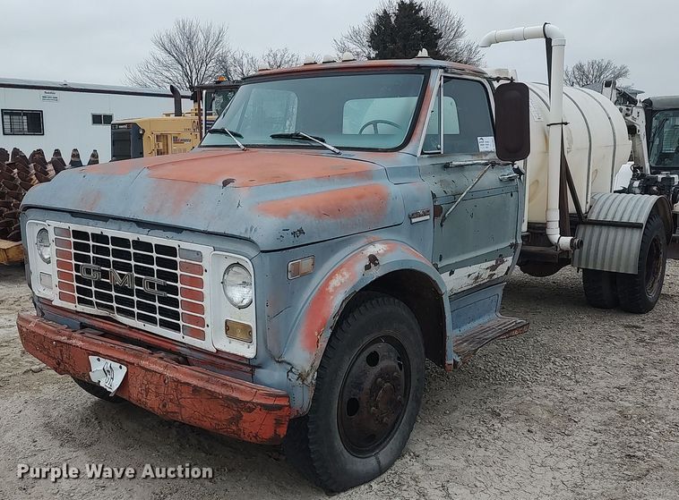 image for item DO3857 1970 GMC 5500  water truck