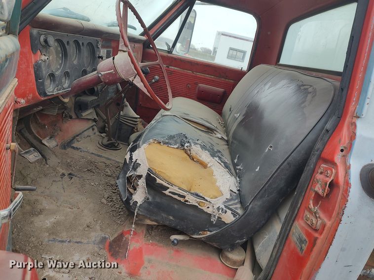 image for item DO3857 1970 GMC 5500  water truck