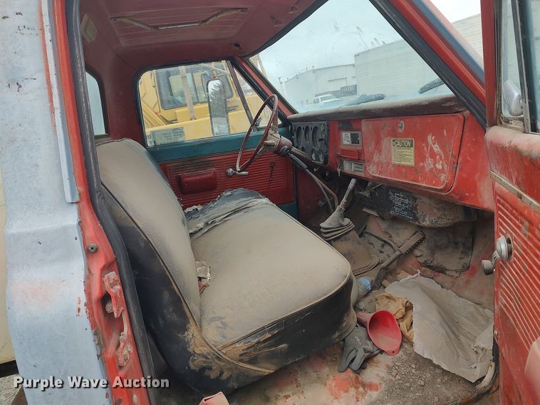 image for item DO3857 1970 GMC 5500  water truck