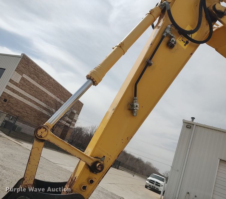 image for item DO3858 2015 Komatsu PC228USLC-10  excavator