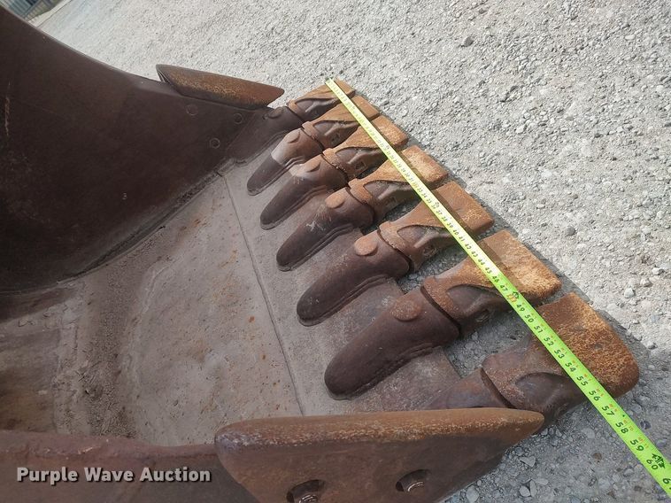 image for item DO3858 2015 Komatsu PC228USLC-10  excavator