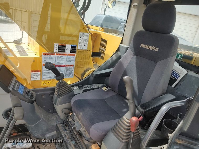 image for item DO3858 2015 Komatsu PC228USLC-10  excavator