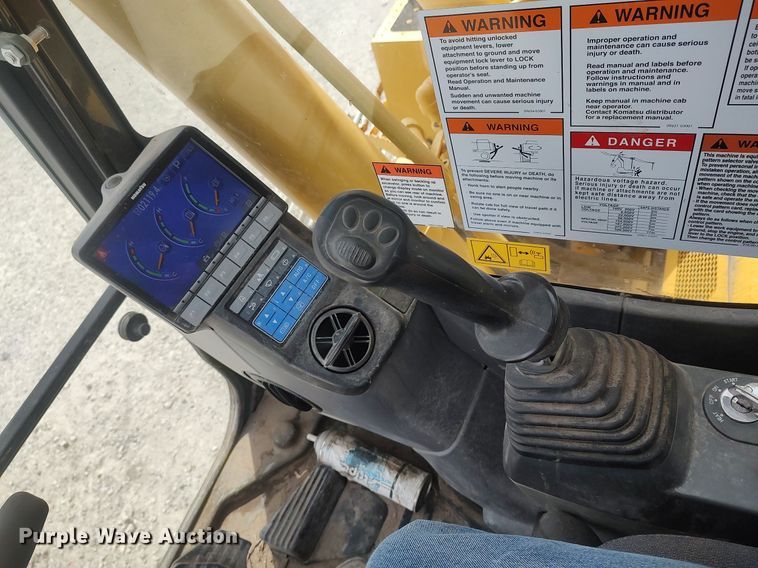 image for item DO3858 2015 Komatsu PC228USLC-10  excavator