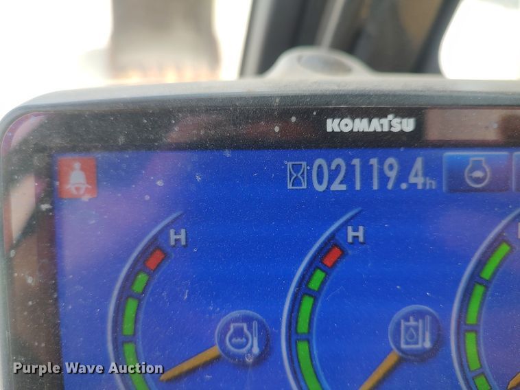 image for item DO3858 2015 Komatsu PC228USLC-10  excavator