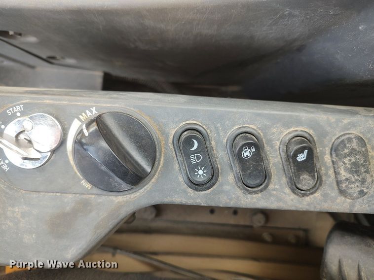 image for item DO3858 2015 Komatsu PC228USLC-10  excavator