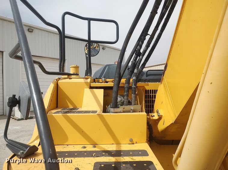 image for item DO3858 2015 Komatsu PC228USLC-10  excavator