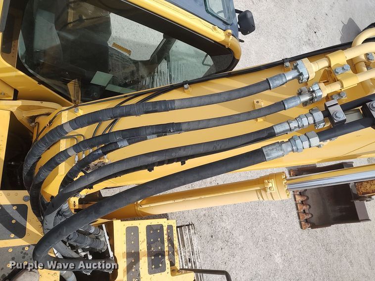 image for item DO3858 2015 Komatsu PC228USLC-10  excavator