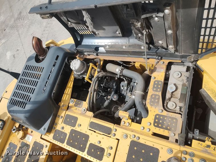 image for item DO3858 2015 Komatsu PC228USLC-10  excavator