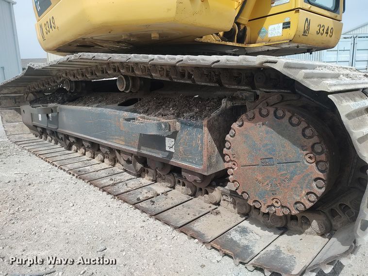 image for item DO3858 2015 Komatsu PC228USLC-10  excavator