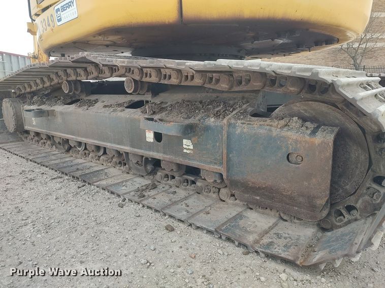 image for item DO3858 2015 Komatsu PC228USLC-10  excavator