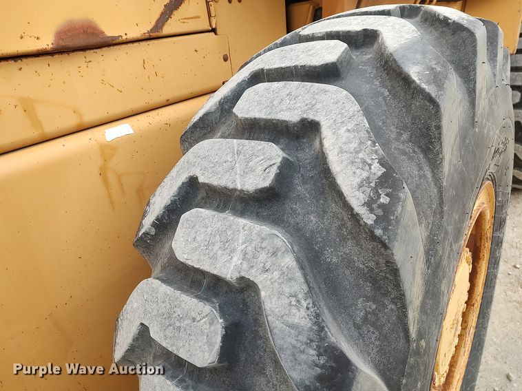 image for item DO3860 1994 Case 621B  wheel loader