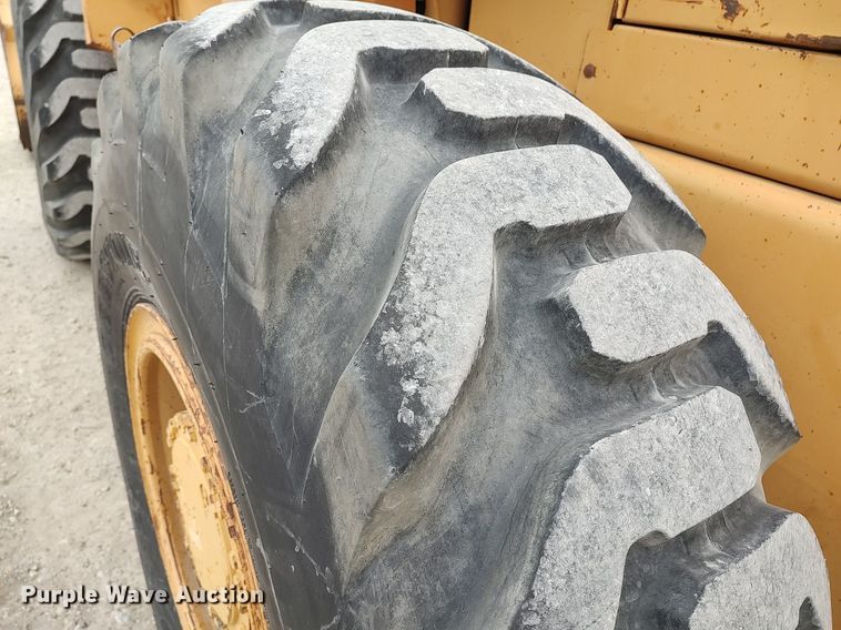 image for item DO3860 1994 Case 621B  wheel loader