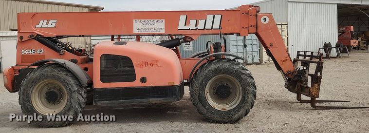 image for item DO3862 2005 Lull 944E-42  telehandler