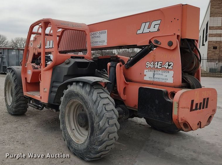 image for item DO3862 2005 Lull 944E-42  telehandler