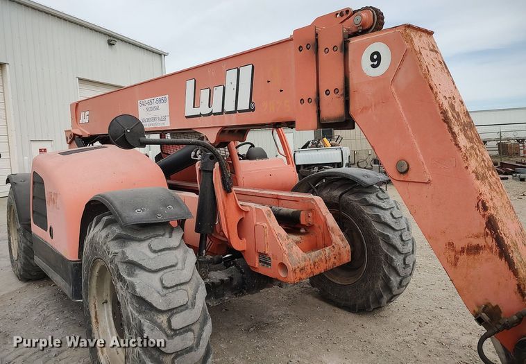 image for item DO3862 2005 Lull 944E-42  telehandler