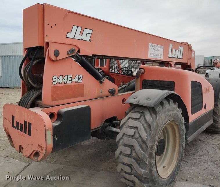 image for item DO3862 2005 Lull 944E-42  telehandler