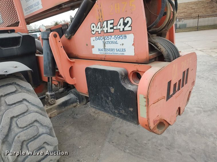 image for item DO3862 2005 Lull 944E-42  telehandler