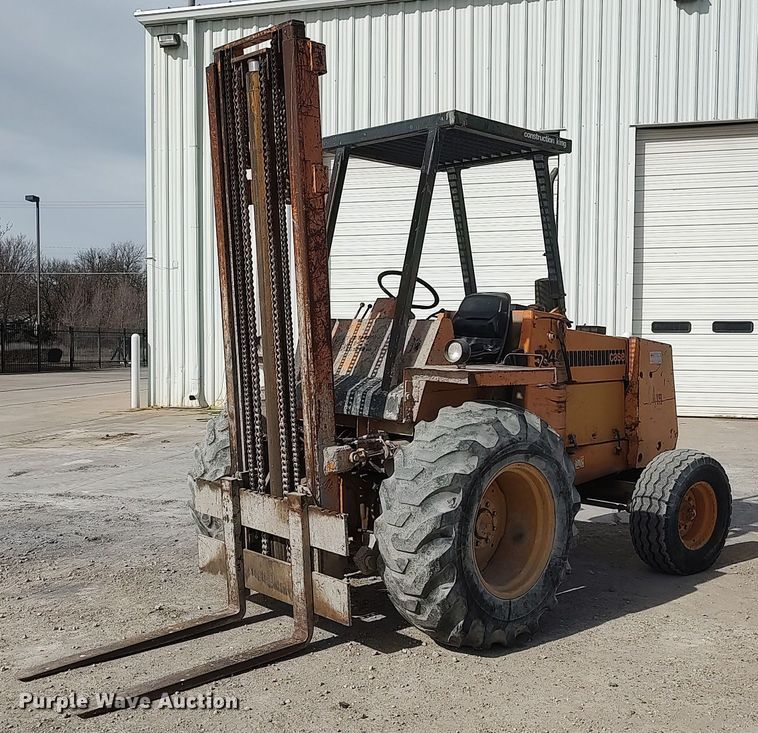 image for item DO3863 1977 Case 584C  forklift