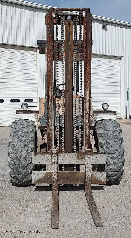 image for item DO3863 1977 Case 584C  forklift