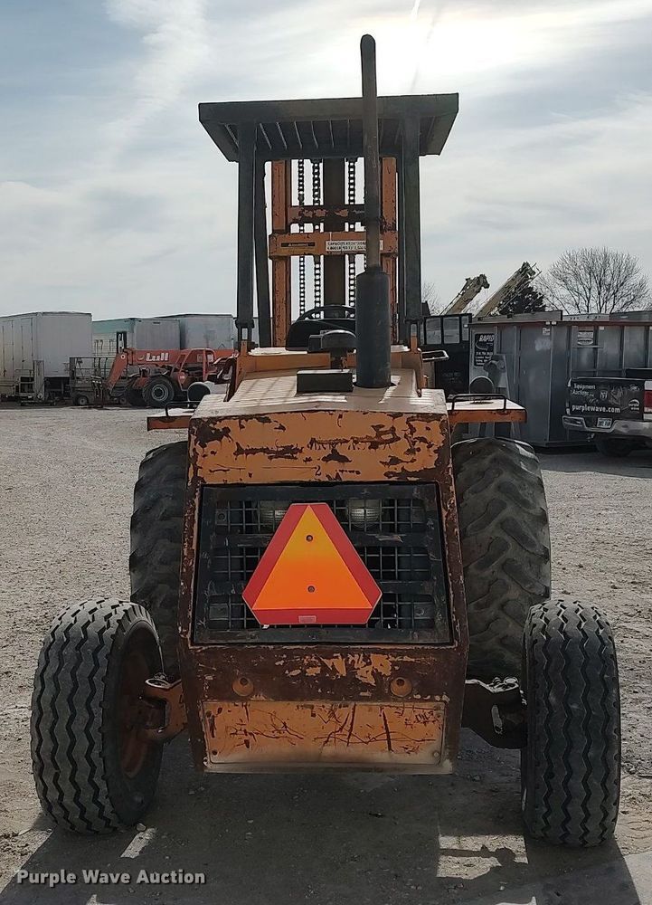 image for item DO3863 1977 Case 584C  forklift