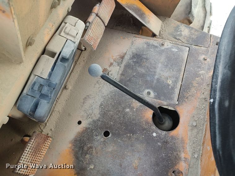 image for item DO3863 1977 Case 584C  forklift