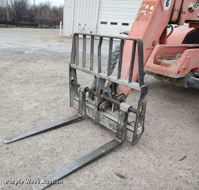 image for item DO3865 2005 Lull 644E-42  telehandler