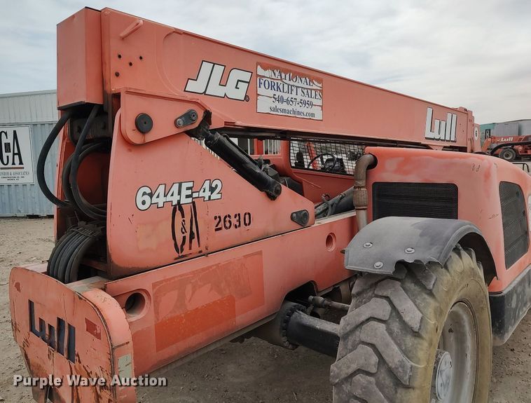 image for item DO3865 2005 Lull 644E-42  telehandler