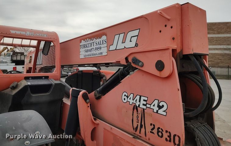 image for item DO3865 2005 Lull 644E-42  telehandler