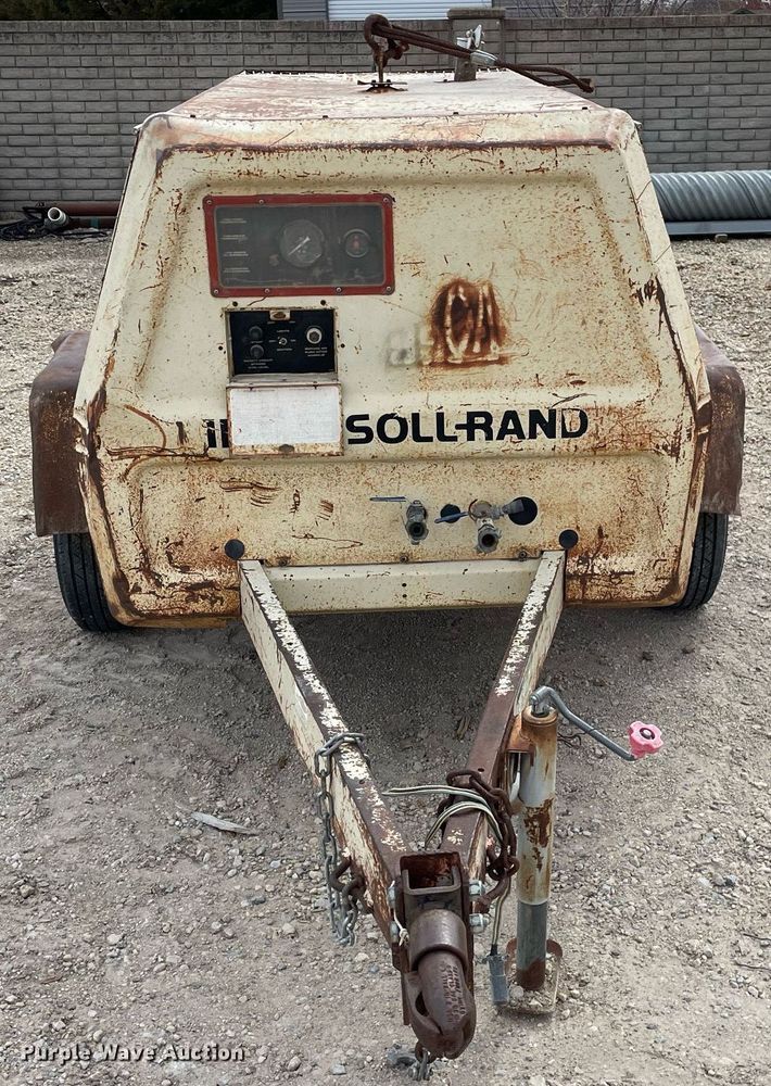 image for item DO3869 Ingersoll Rand P185BWJD  air compressor