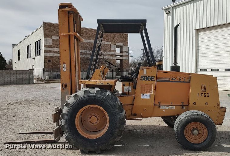 image for item DO3875 1998 Case 586E  forklift