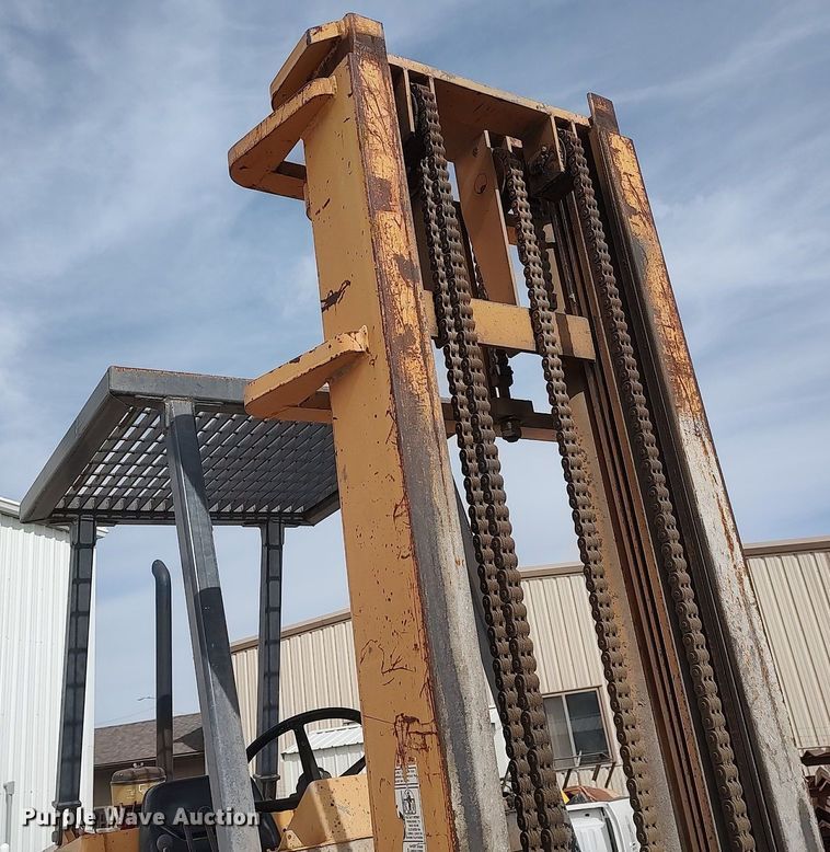image for item DO3875 1998 Case 586E  forklift