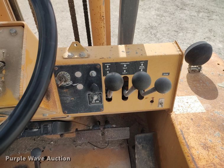 image for item DO3875 1998 Case 586E  forklift