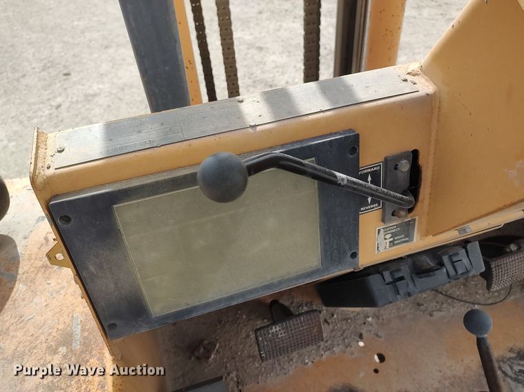 image for item DO3875 1998 Case 586E  forklift