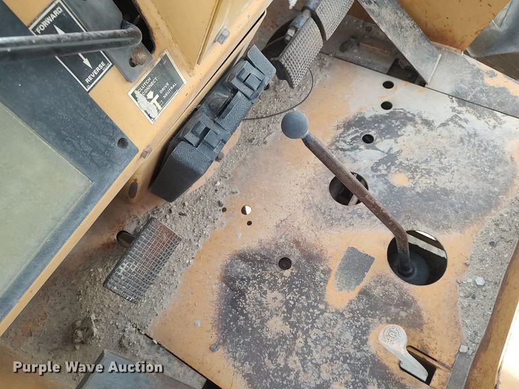 image for item DO3875 1998 Case 586E  forklift