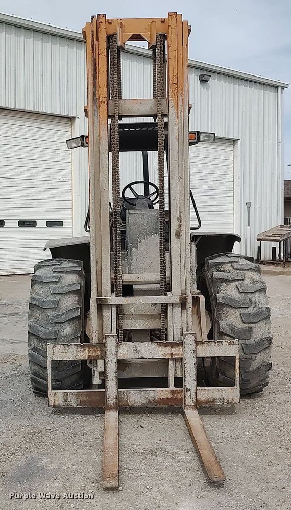 image for item DO3876 2006 Case 586G  forklift