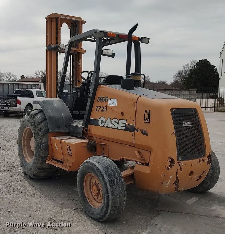 image for item DO3876 2006 Case 586G  forklift