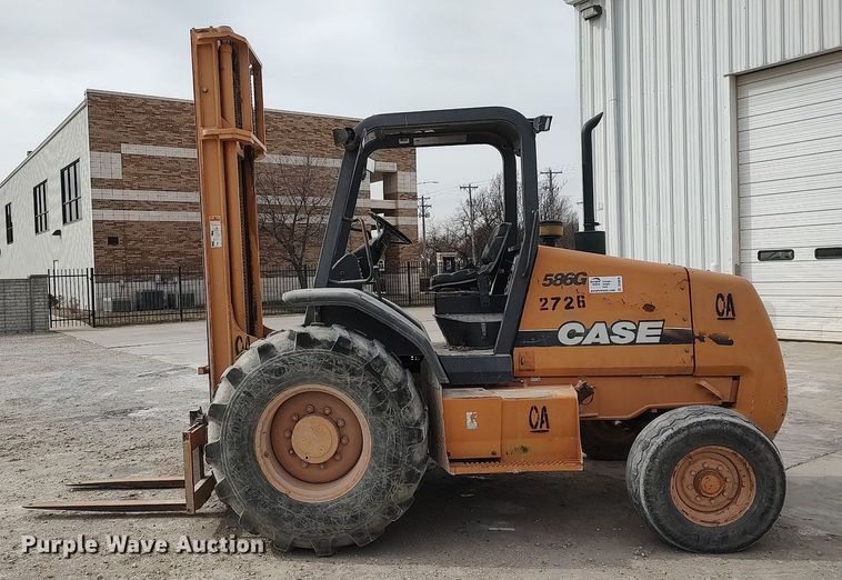 image for item DO3876 2006 Case 586G  forklift