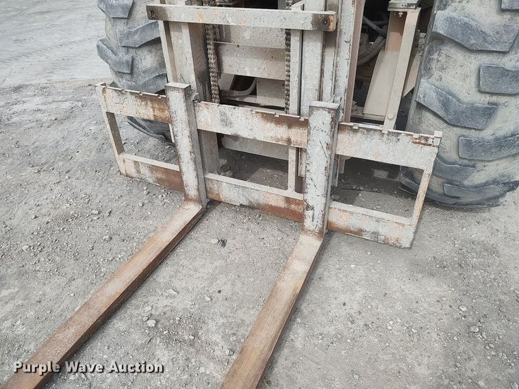 image for item DO3876 2006 Case 586G  forklift